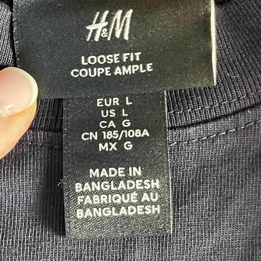 H&M Loose Fit thick Black T-Shirt Size: Large Mens - Picture 4 of 4